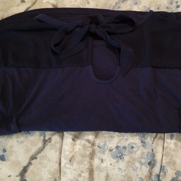 SALE 😍 4/$15!* EUC Charming Charlie's Sheer/Bow Back Tee - Picture 3 of 6